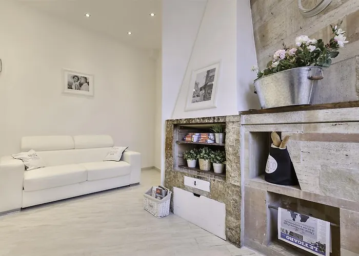 Townhouse By The Spanish Steps *