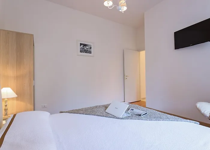 Townhouse By The Spanish Steps
