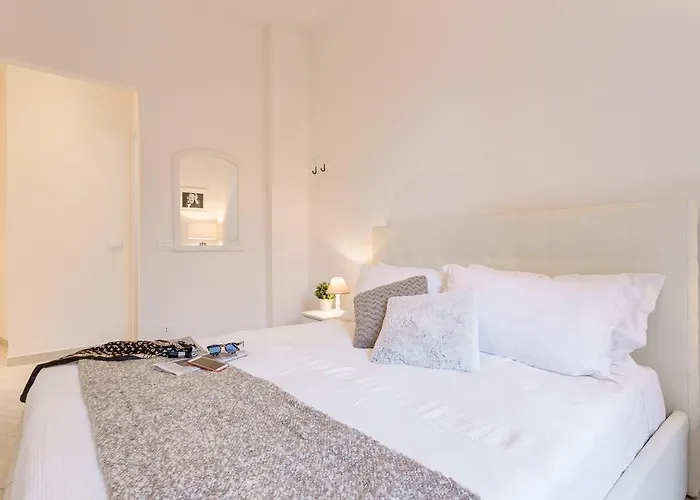 Townhouse By The Spanish Steps *