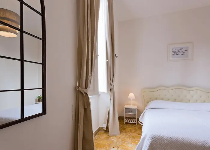 Townhouse By The Spanish Steps Roma